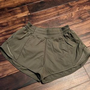 Lululemon Size 2 regular, 2.5” inseam, army green Hotty Hot shorts EUC